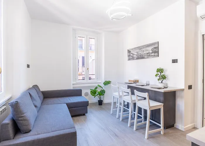 5 Stars Flat, Next To Subway, 3 Stops To Duomo, Ac & Wi-Fi