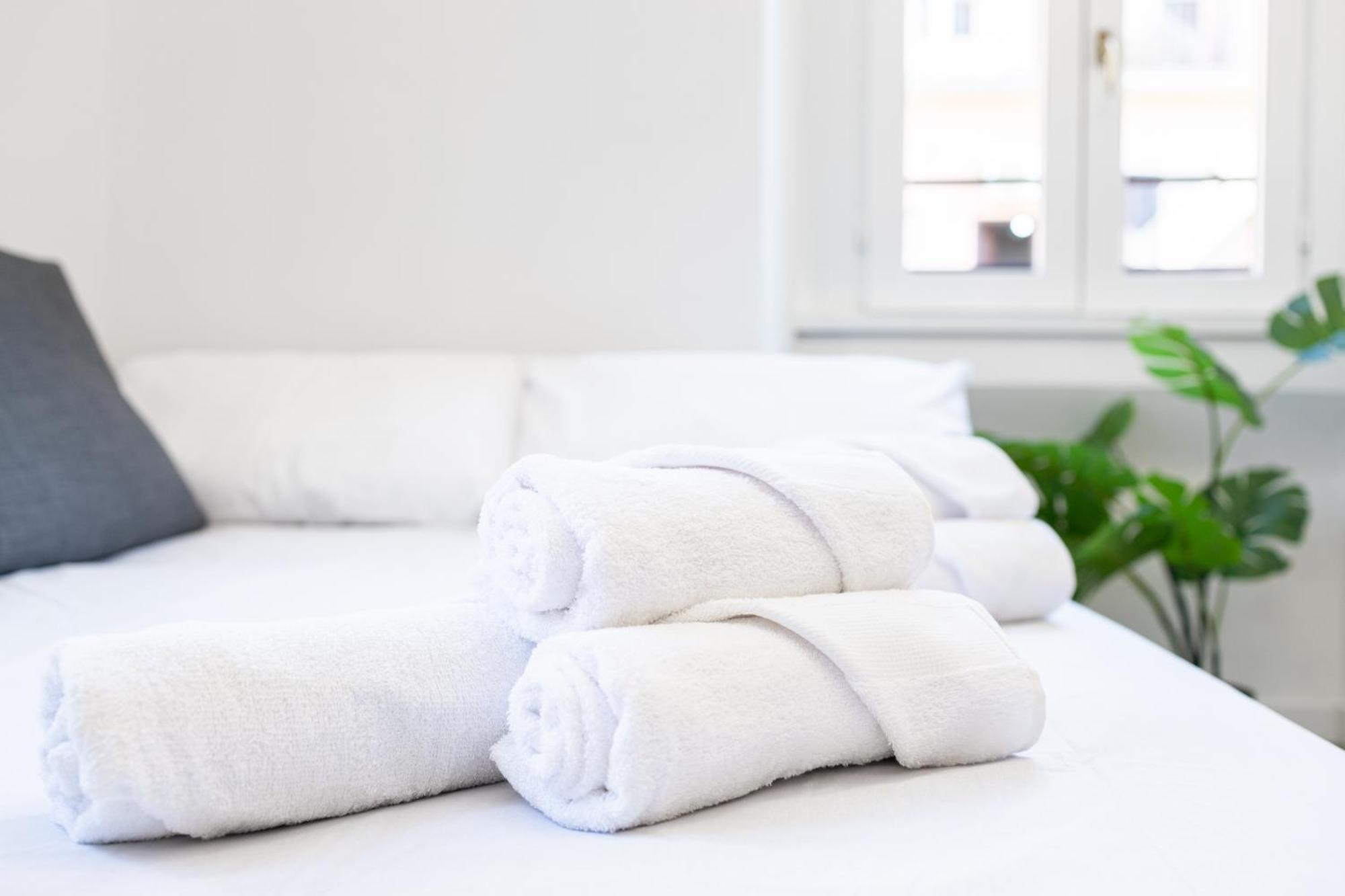 5 Stars Flat, Next To Subway, 3 Stops To Duomo, Ac & Wi-fi Appartamento