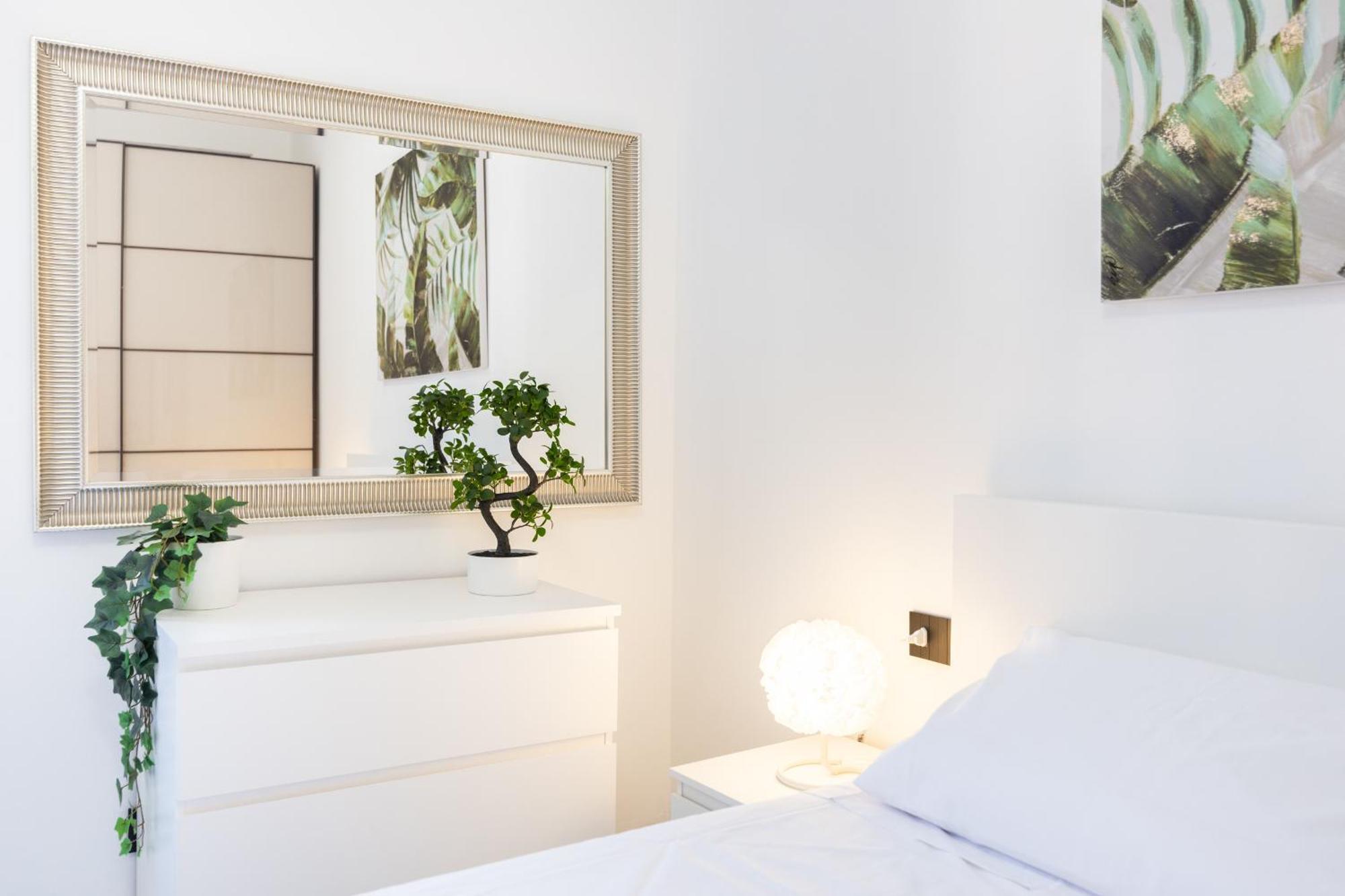 5 Stars Flat, Next To Subway, 3 Stops To Duomo, Ac & Wi-fi Appartamento